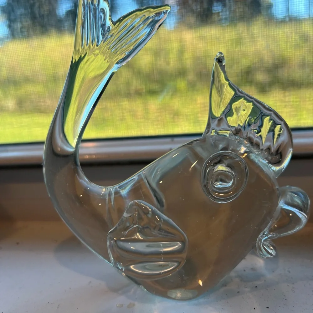 Hand Blown Glass Fish Paperweight Clear 4.5x4 Inches (lil Chip On Tummy)